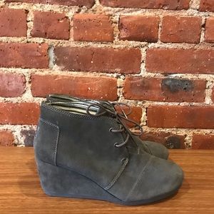 TOMS Size 9 Desert Wedge Castlerock Wedge Booties